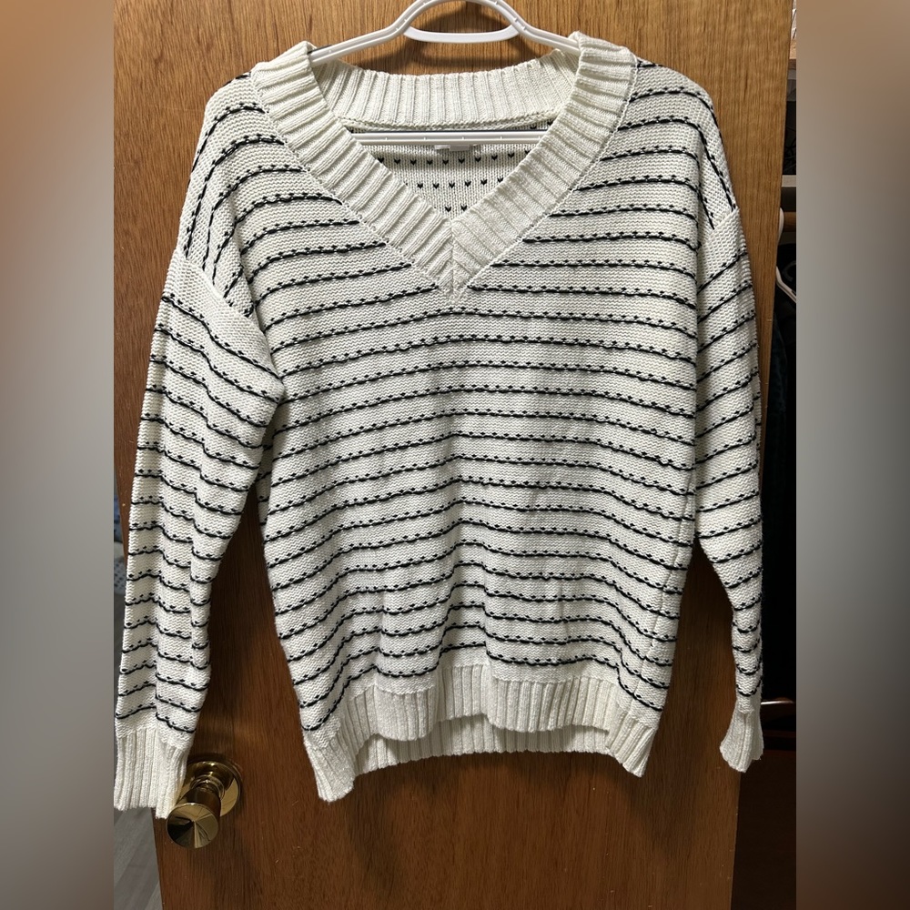 Knit Sweater- Cream White & Black